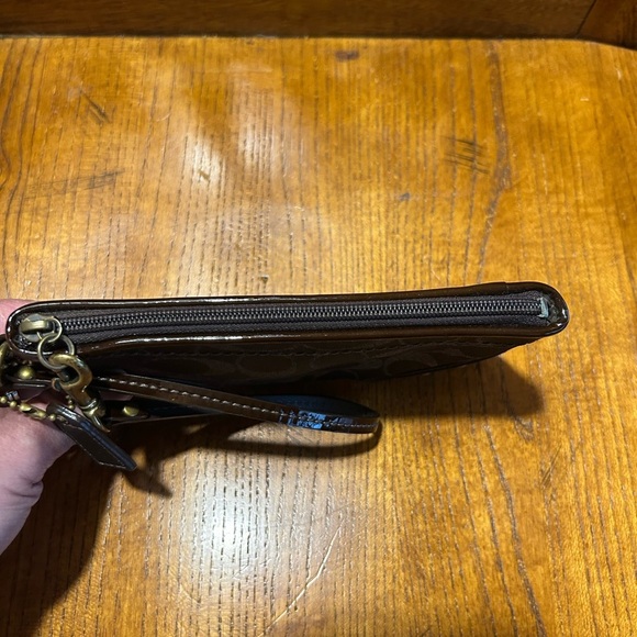 Coach Signature C Elegant Brown Wristlet with Gold Studs EUC! - Picture 9 of 12